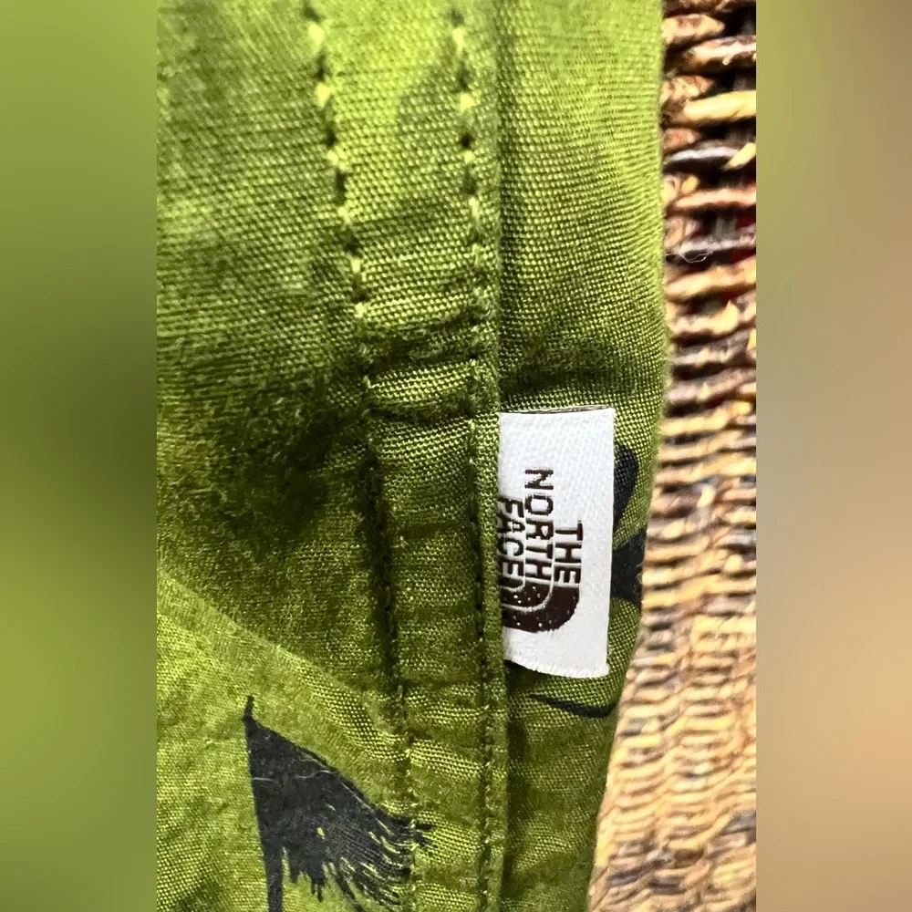 The North Face Men's Green Pattern Shirt- Green Fly‎ Fishing, Large